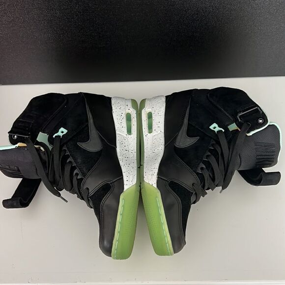 Women’s Air Revolution Sky High Nike Sneakers - Picture 3 of 13